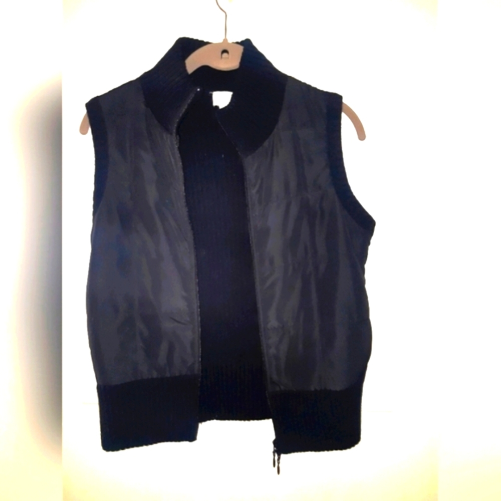 (M)💕2 For 1 Bundle Set💕Suzy Shier Vest  and Sidestreet Top (Vest17"× 21")